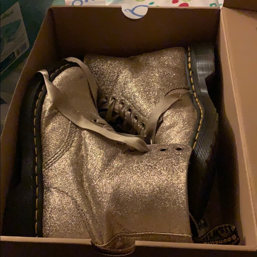 1460 Pascal Glitter Doc Martens